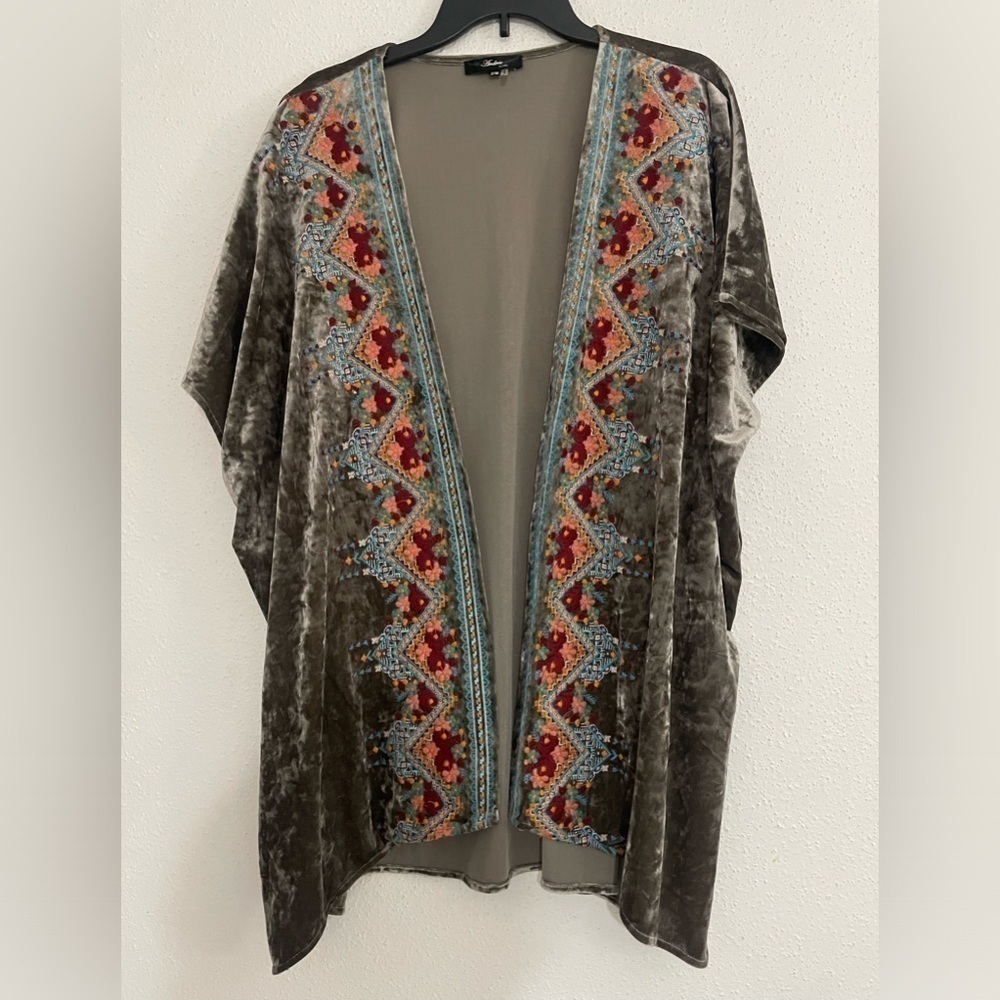 Andree By Unit Gray Crushed Velvet Embroidered Kimono Open Cardigan Size S/M